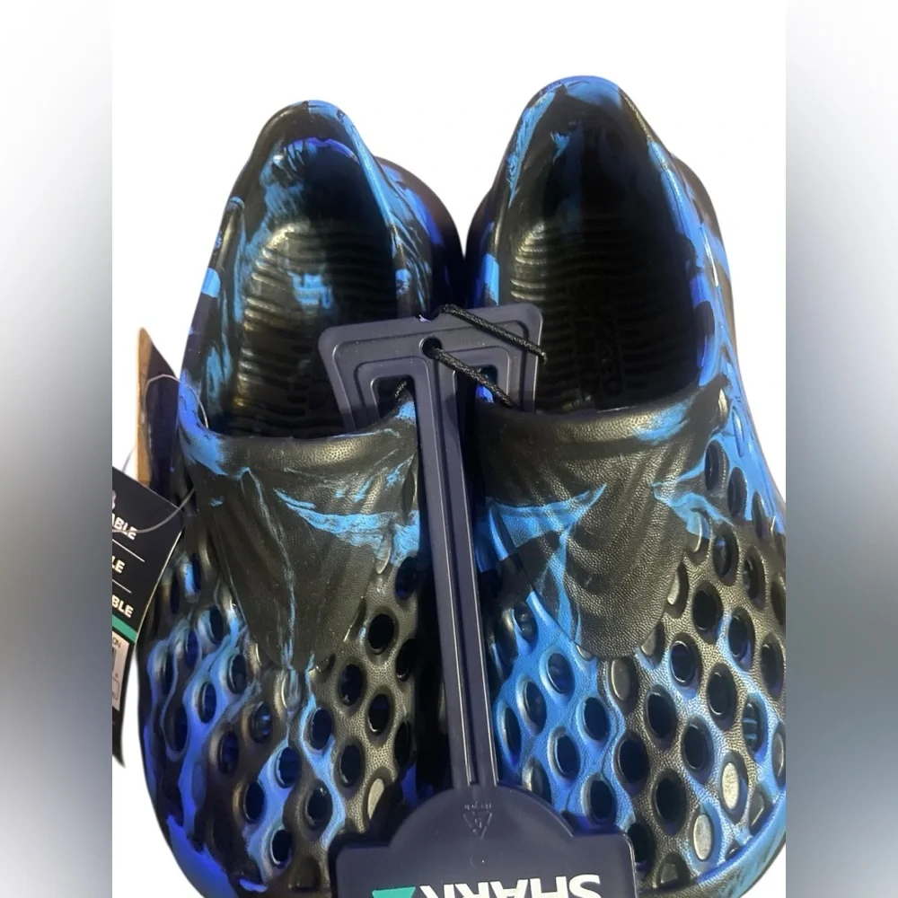 NWT‎ Rugged Shark Toddler Boys Water Shoes Slip-On Black Blue Koi Size 10